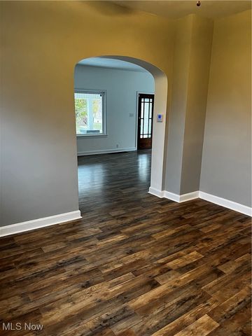 224 7th Street NW, Barberton, OH 44203