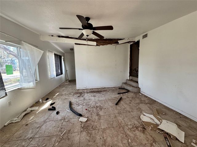 7921 LAKESHORE DRIVE, Tampa, FL 33604