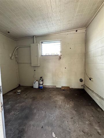 7921 LAKESHORE DRIVE, Tampa, FL 33604