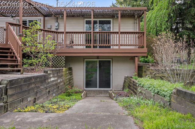 3469 Taylor Court, Auburn Hills, MI 48326