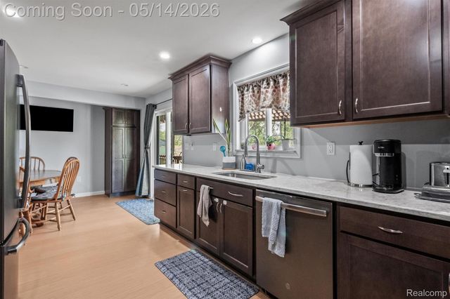 3469 Taylor Court, Auburn Hills, MI 48326
