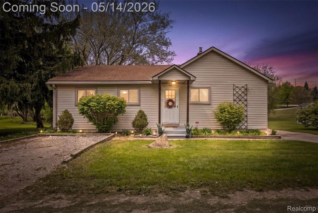 3469 Taylor Court, Auburn Hills, MI 48326