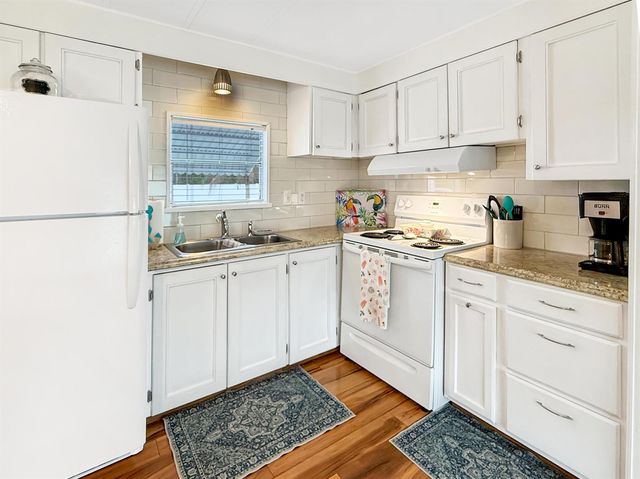 9296 SW Michelle Drive, Stuart, FL 34997
