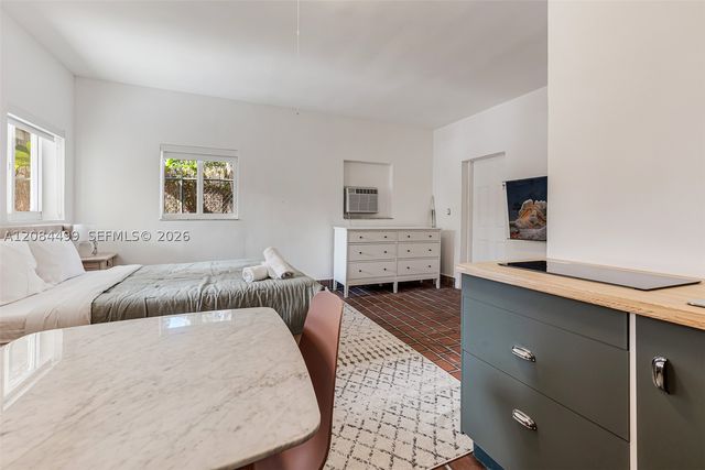 571 NE 64th St Studio, Miami, FL 33138