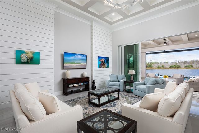 14362 Laguna Springs LN, Naples, FL 34114