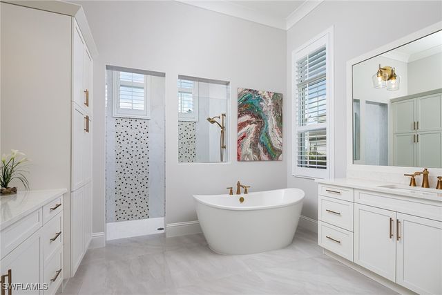 14362 Laguna Springs LN, Naples, FL 34114