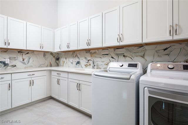 14362 Laguna Springs LN, Naples, FL 34114