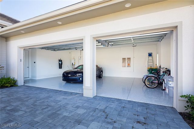 14362 Laguna Springs LN, Naples, FL 34114