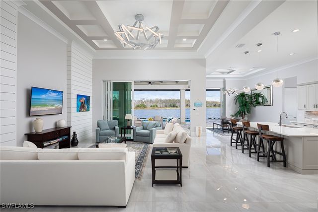 14362 Laguna Springs LN, Naples, FL 34114