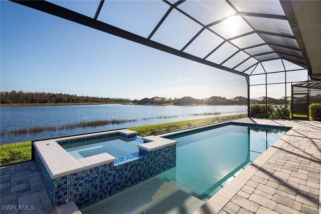 14362 Laguna Springs LN, Naples, FL 34114