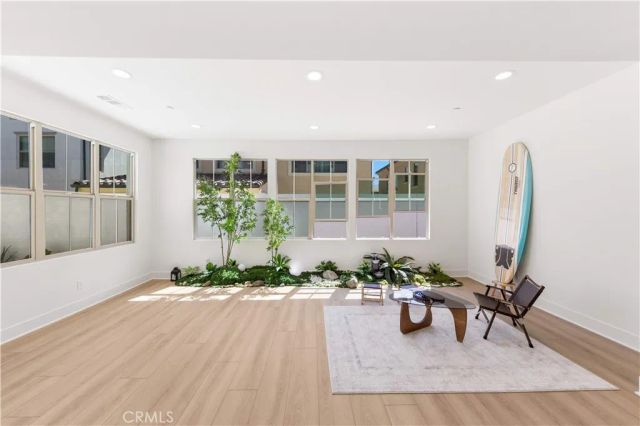 168 Somera, Irvine, CA 92602