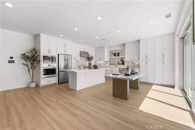 168 Somera, Irvine, CA 92602