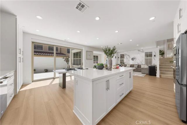 168 Somera, Irvine, CA 92602