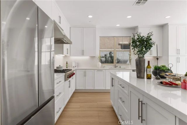 168 Somera, Irvine, CA 92602