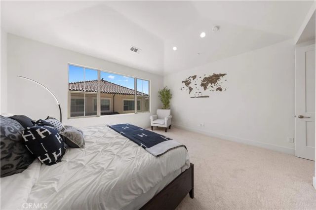 168 Somera, Irvine, CA 92602