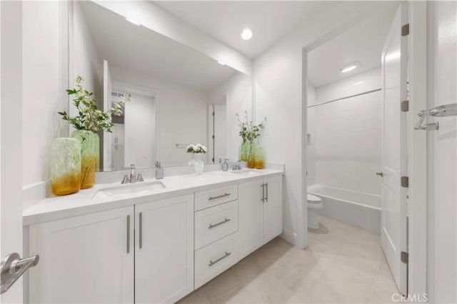 168 Somera, Irvine, CA 92602