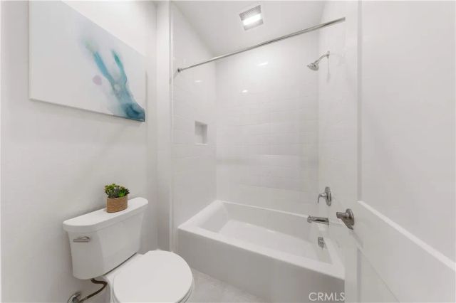 168 Somera, Irvine, CA 92602