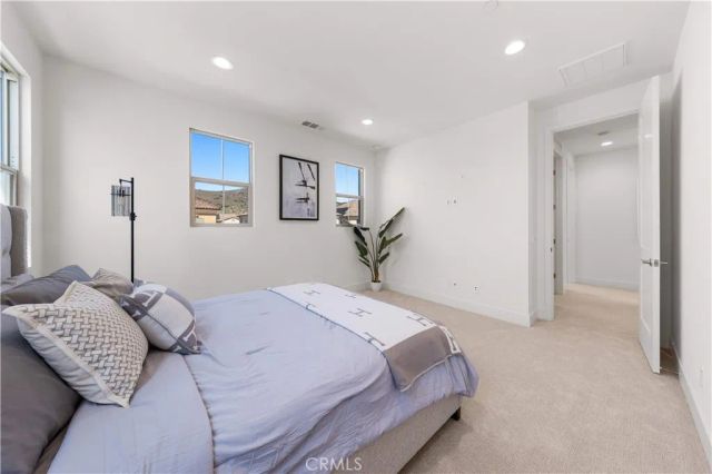 168 Somera, Irvine, CA 92602