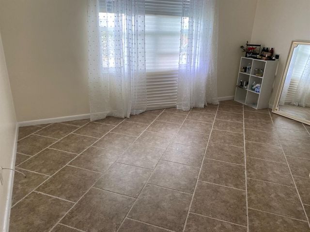 219 Lakeview 102 Avenue 102, Lantana, FL 33462