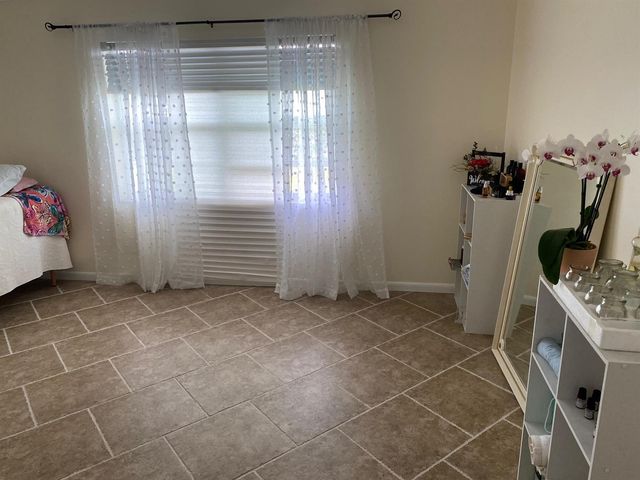 219 Lakeview 102 Avenue 102, Lantana, FL 33462