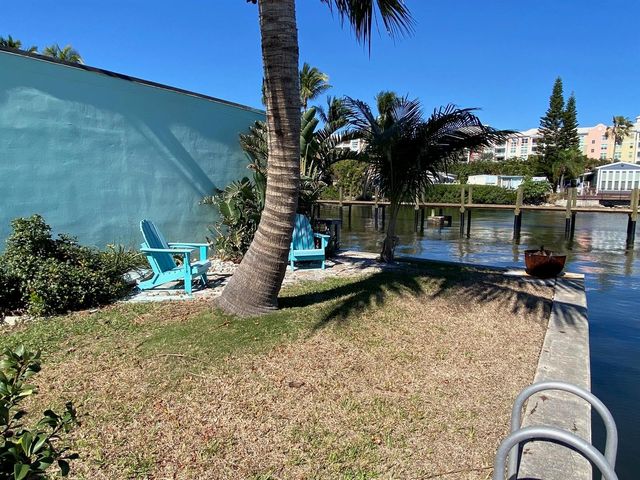 219 Lakeview 102 Avenue 102, Lantana, FL 33462