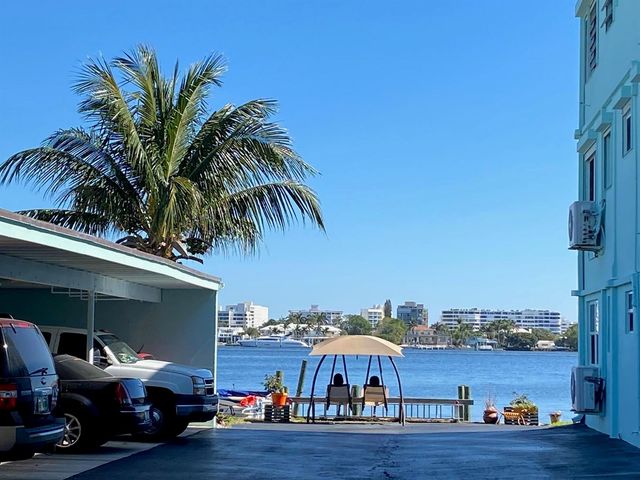219 Lakeview 102 Avenue 102, Lantana, FL 33462