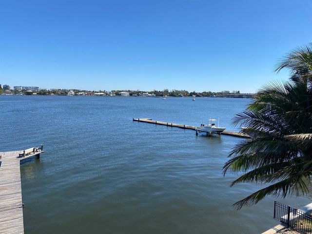 219 Lakeview 102 Avenue 102, Lantana, FL 33462