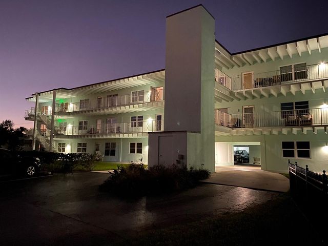 219 Lakeview 102 Avenue 102, Lantana, FL 33462
