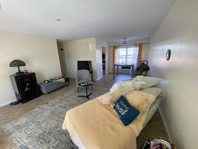 219 Lakeview 102 Avenue 102, Lantana, FL 33462