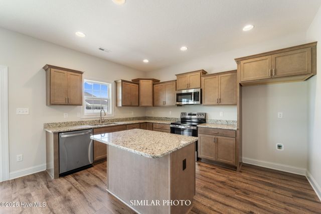 738 Secession Lane, Jacksonville, NC 28546