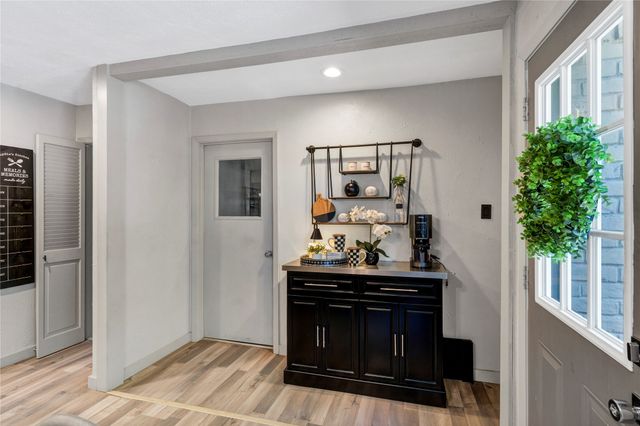 1648 Tierney Road, Fort Worth, TX 76112