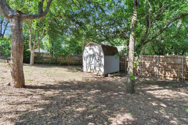 1648 Tierney Road, Fort Worth, TX 76112