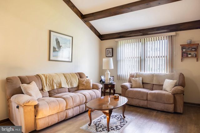 14 DEER PARK CIR, Blackwood, NJ 08012