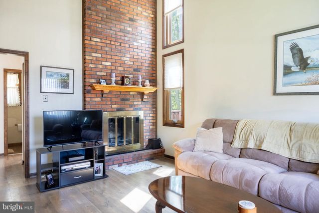 14 DEER PARK CIR, Blackwood, NJ 08012