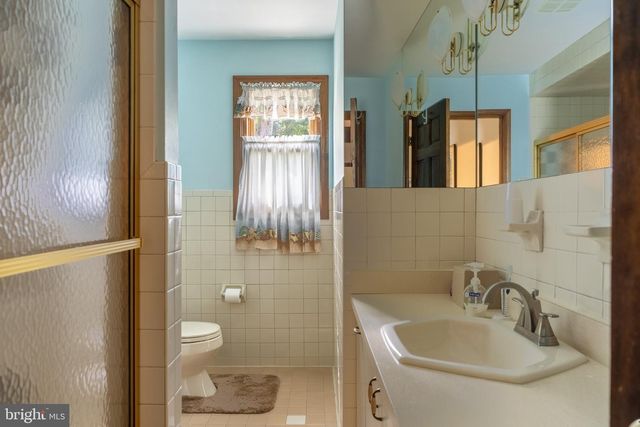 14 DEER PARK CIR, Blackwood, NJ 08012