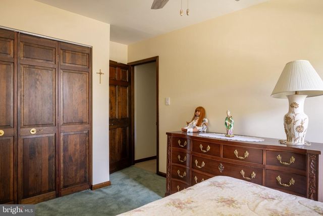 14 DEER PARK CIR, Blackwood, NJ 08012