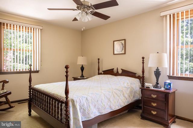 14 DEER PARK CIR, Blackwood, NJ 08012