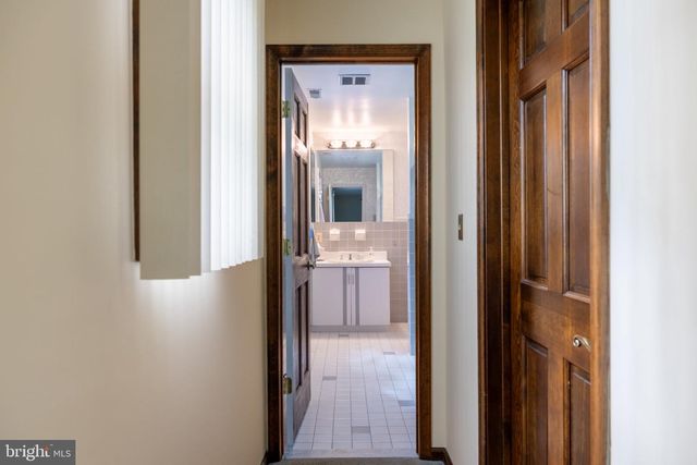 14 DEER PARK CIR, Blackwood, NJ 08012