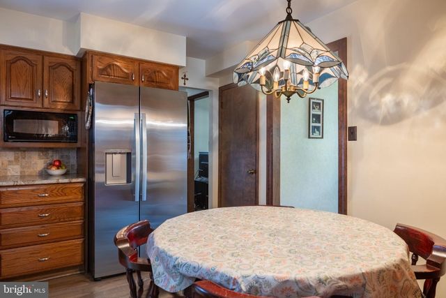 14 DEER PARK CIR, Blackwood, NJ 08012
