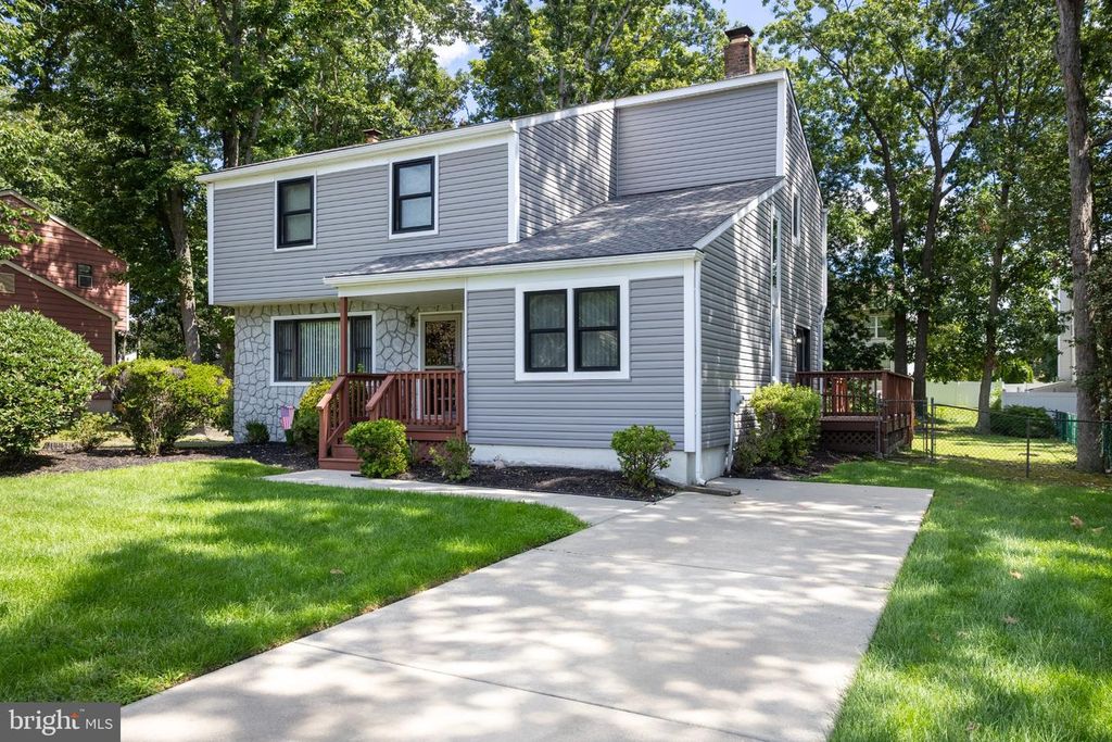 14 DEER PARK CIR, Blackwood, NJ 08012