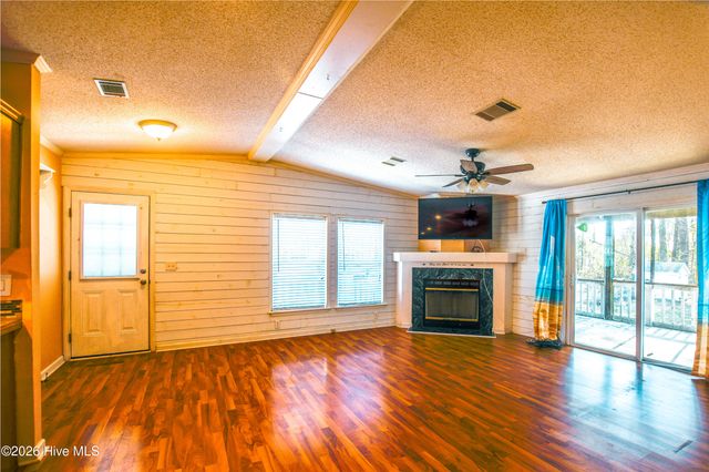 118 Woodland Drive, Swansboro, NC 28584