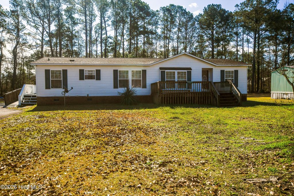 118 Woodland Drive, Swansboro, NC 28584