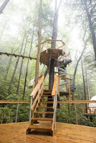 242 Cave Holw Road, Campton, KY 41301