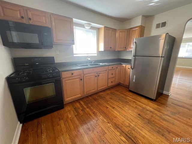 4436 Picajune Avenue, Berkeley, MO 63134