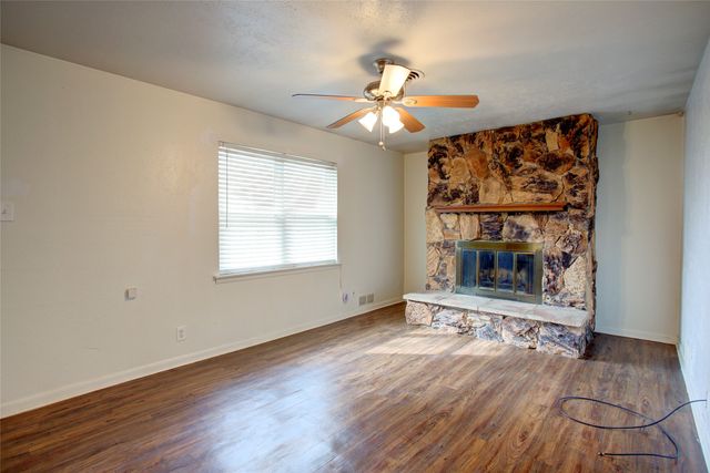 213 Sheri Lane, Hurst, TX 76053