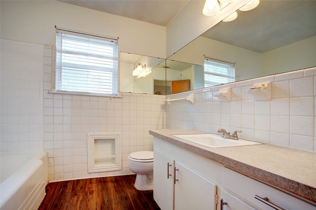 213 Sheri Lane, Hurst, TX 76053