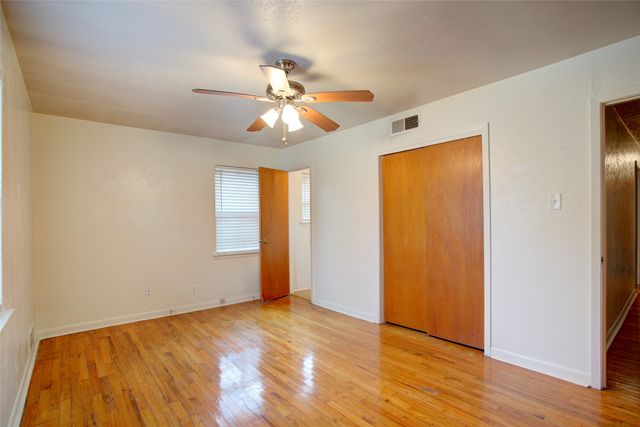 213 Sheri Lane, Hurst, TX 76053