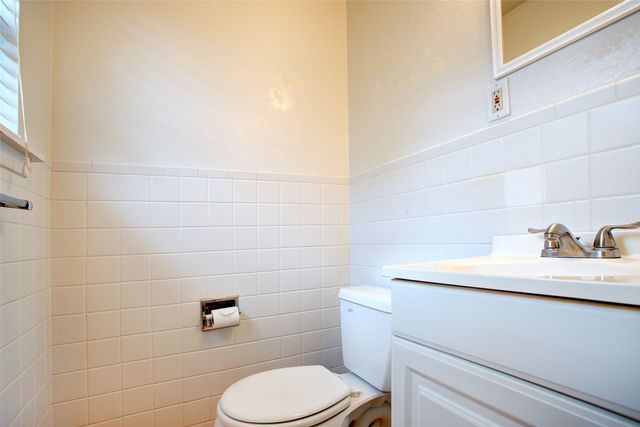 213 Sheri Lane, Hurst, TX 76053