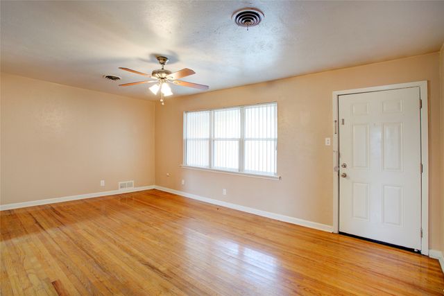 213 Sheri Lane, Hurst, TX 76053