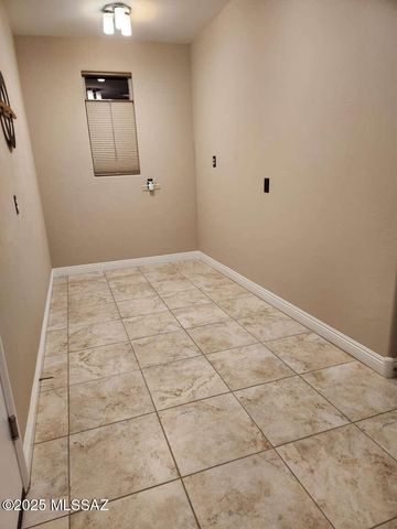 7100 W Cliff Spring Trail, Marana, AZ 85658